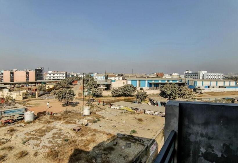 Flagship Hotel Moon Paradise Inn