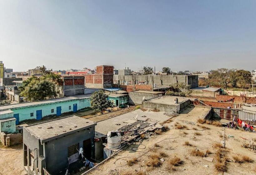 Flagship Hotel Moon Paradise Inn