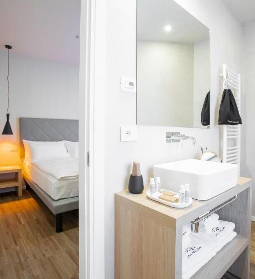 هتل Ah Villaglori Boutique Apartments