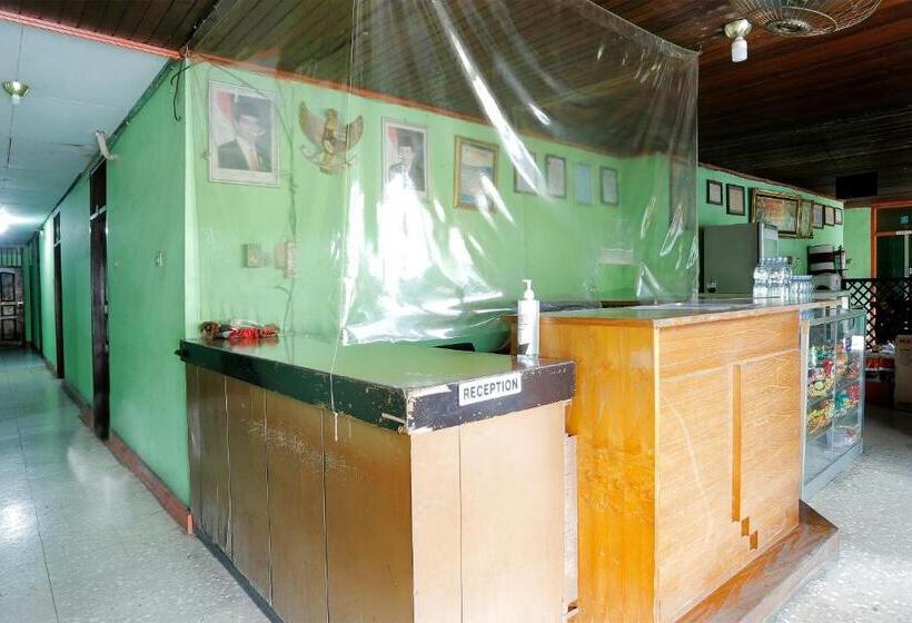 בית מלון כפרי Oyo 92002 Wisma Samudra