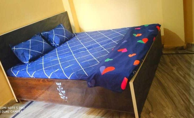 בית מלון כפרי Oyo Two Friends