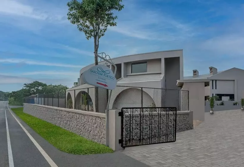 ホテル Sarovar Portico Srinagar