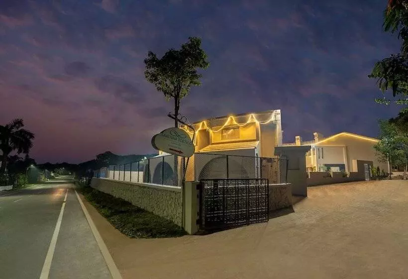 ホテル Sarovar Portico Srinagar