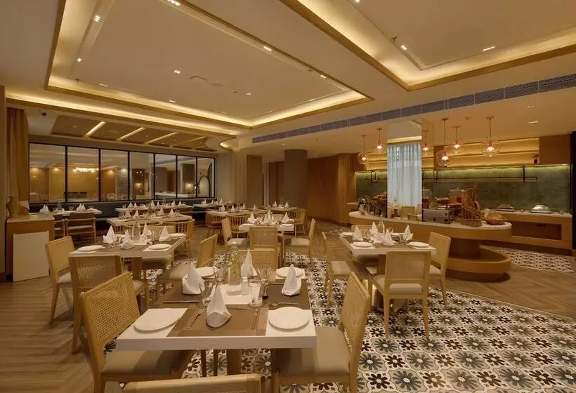 ホテル Sarovar Portico Srinagar