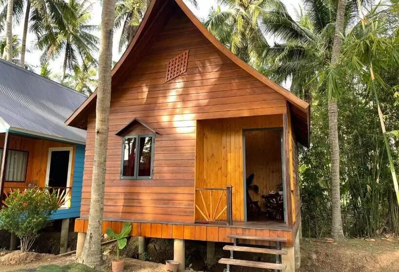 تختخواب و صبحانه Bungalow Homestay Làng Bè