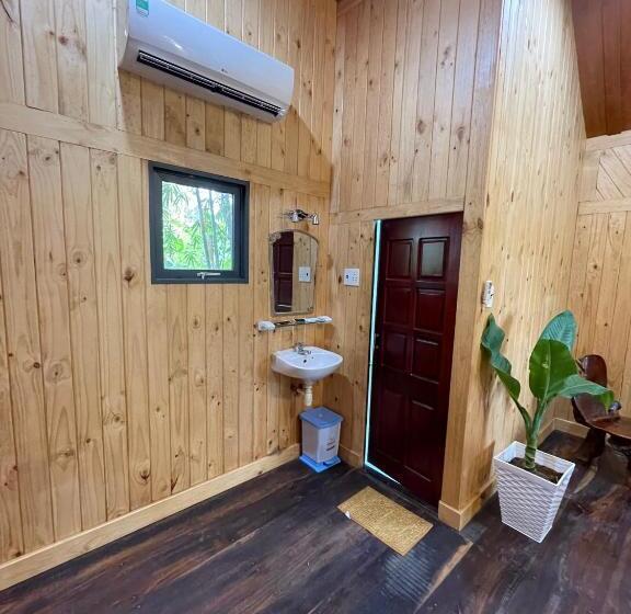 تختخواب و صبحانه Bungalow   Homestay Làng Bè