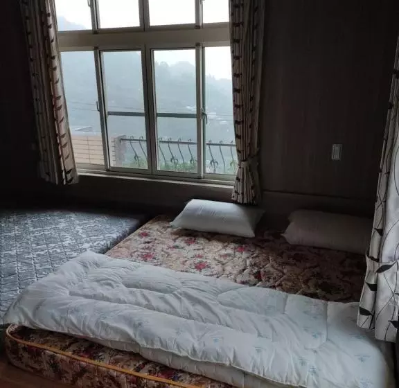 تختخواب و صبحانه Ming Camphor Homestay