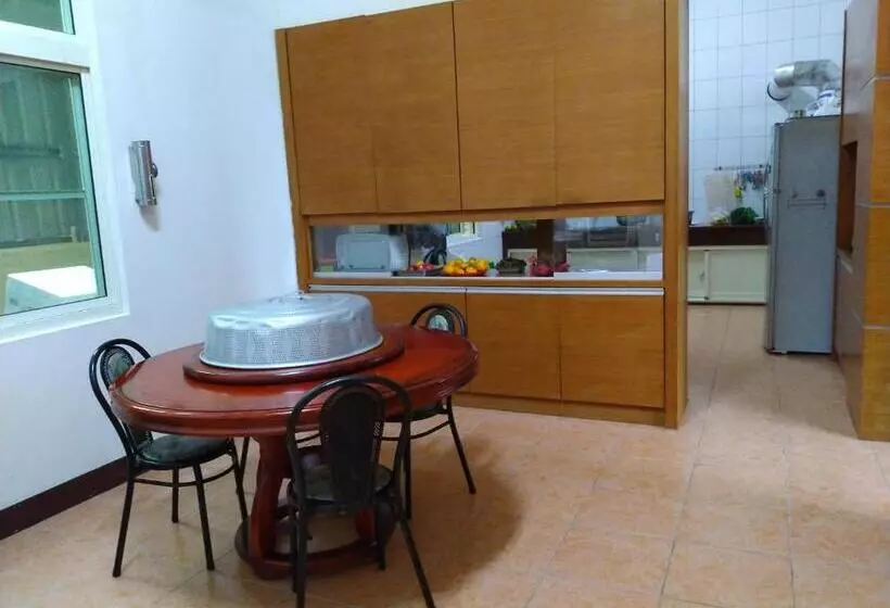 تختخواب و صبحانه Ming Camphor Homestay