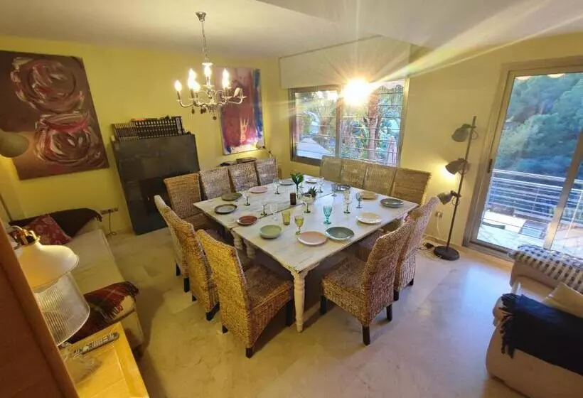 تختخواب و صبحانه Villa Aguilas Club Guest House
