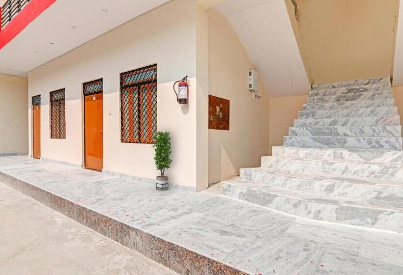 فندق Collection O Sundaram Resort