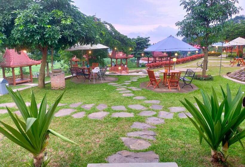 Otel Joglo Kumpul Resort