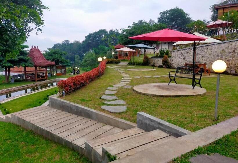 Otel Joglo Kumpul Resort