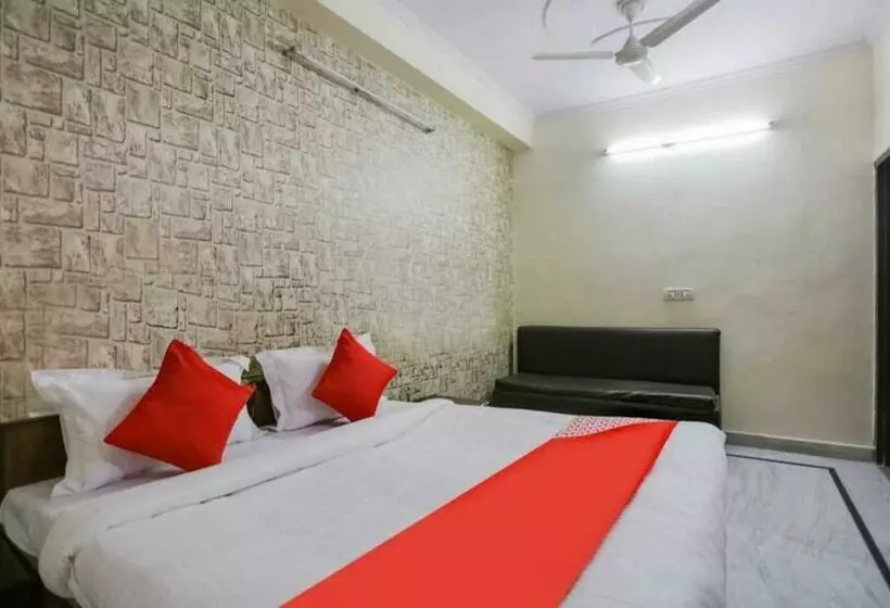 Hotelli Oyo Light And Night