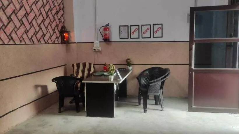 Hotelli Oyo Light And Night