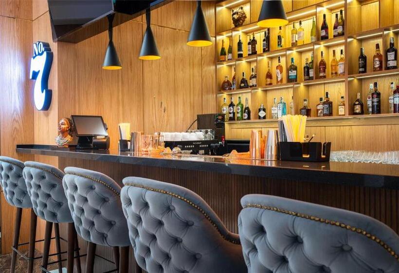 هتل Shamsan Airport