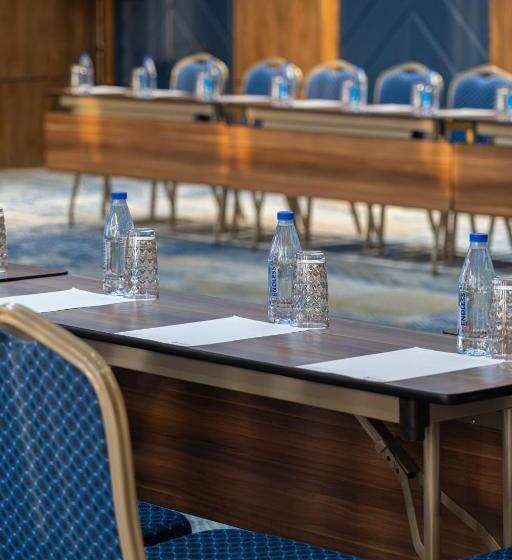 هتل Shamsan Airport