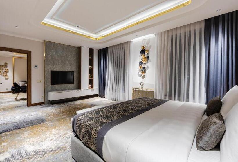 هتل Shamsan Airport