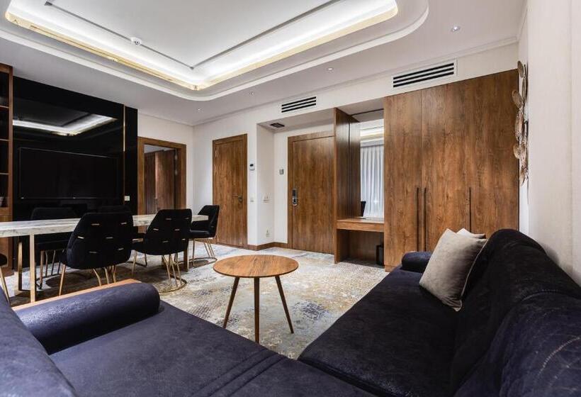 هتل Shamsan Airport