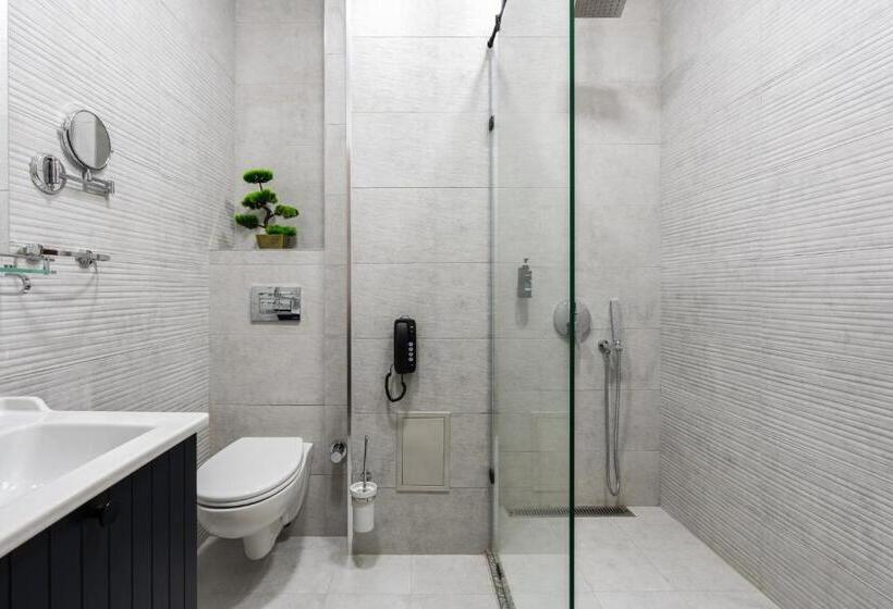 هتل Shamsan Airport