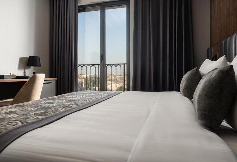 هتل Shamsan Airport