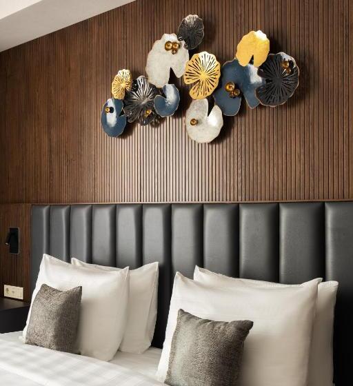 هتل Shamsan Airport