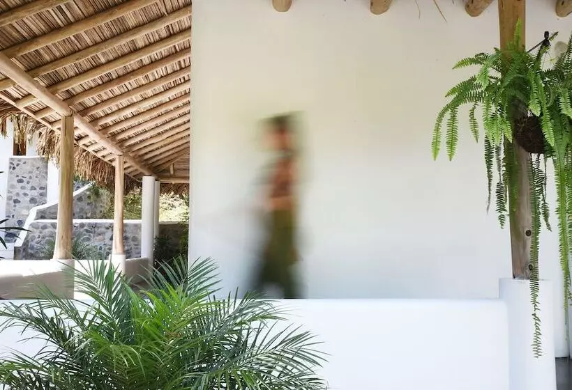 Hotelli Vayu Retreat Villas