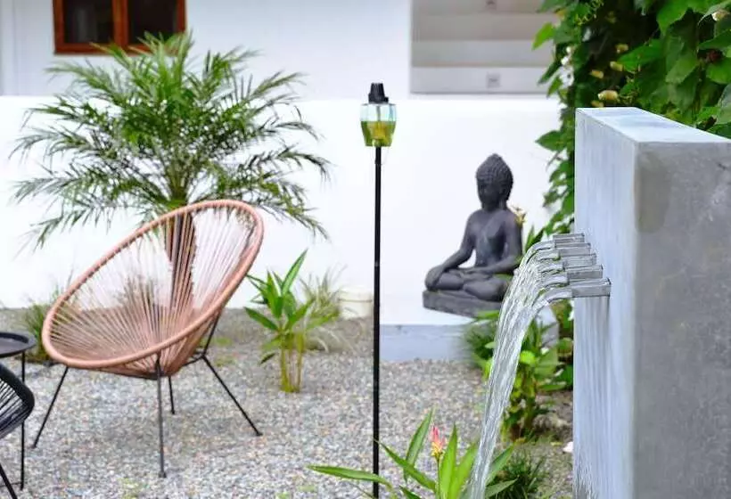 Hotelli Vayu Retreat Villas