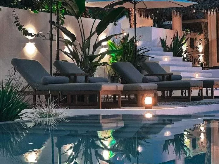 Hotelli Vayu Retreat Villas