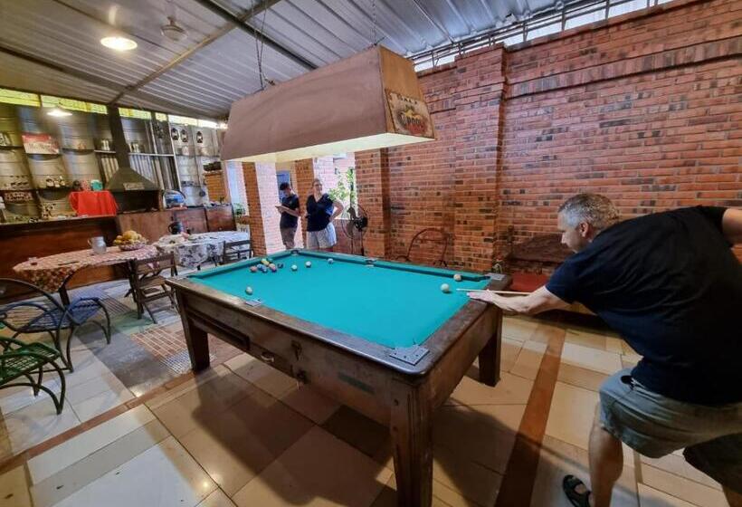 پانسیون Hostal Jardín De Luque