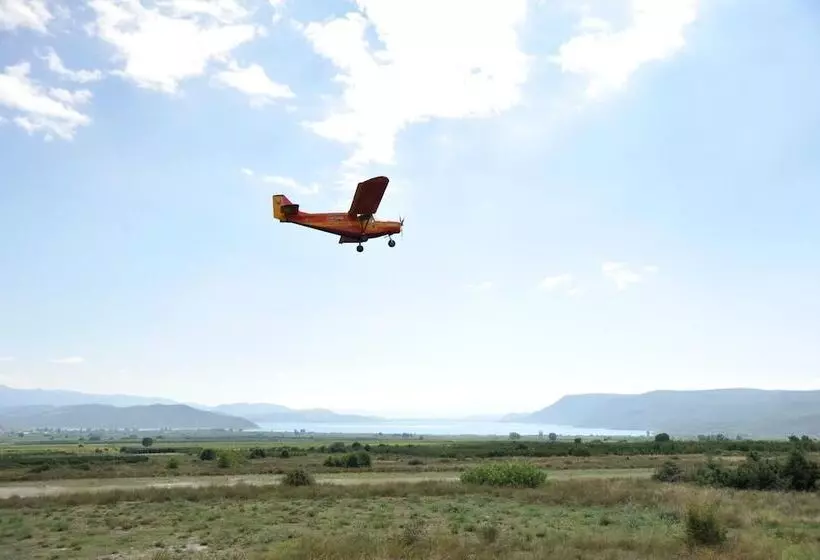 Aitheron Hotel Air Park