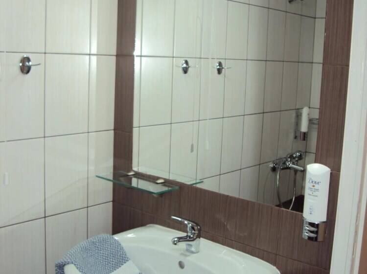 Aitheron Hotel Air Park