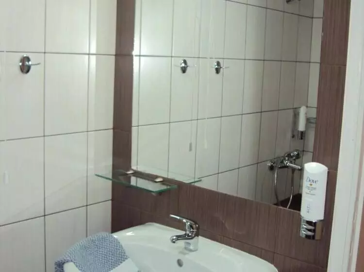 Aitheron Hotel Air Park