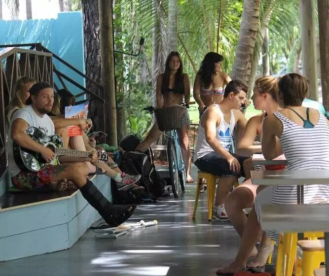 Общежитие Port Douglas Backpackers