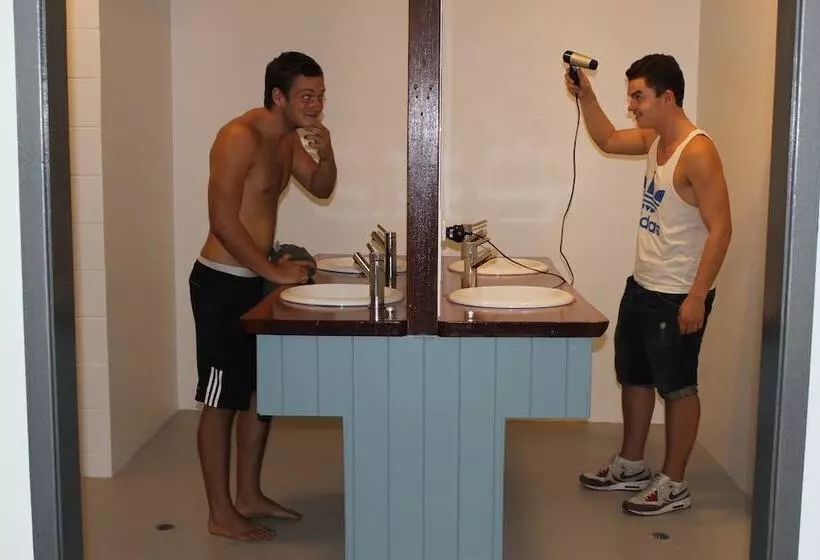 Общежитие Port Douglas Backpackers