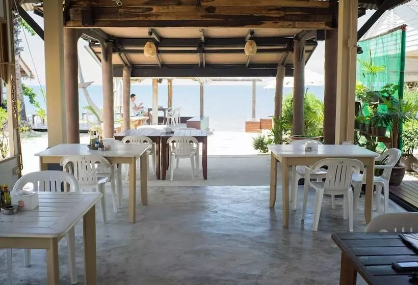 酒店 Amity Beach Resort