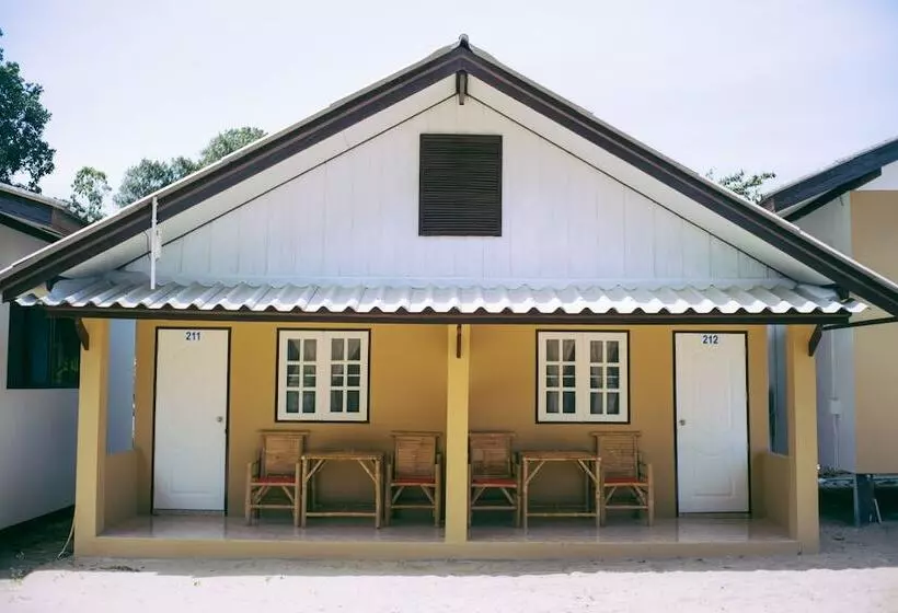 酒店 Amity Beach Resort