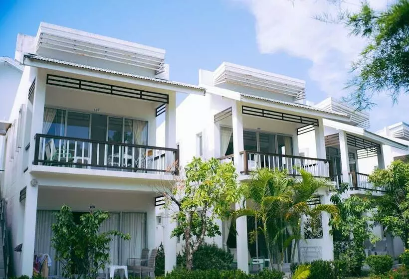 酒店 Amity Beach Resort