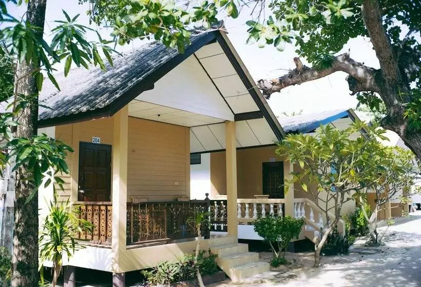 酒店 Amity Beach Resort