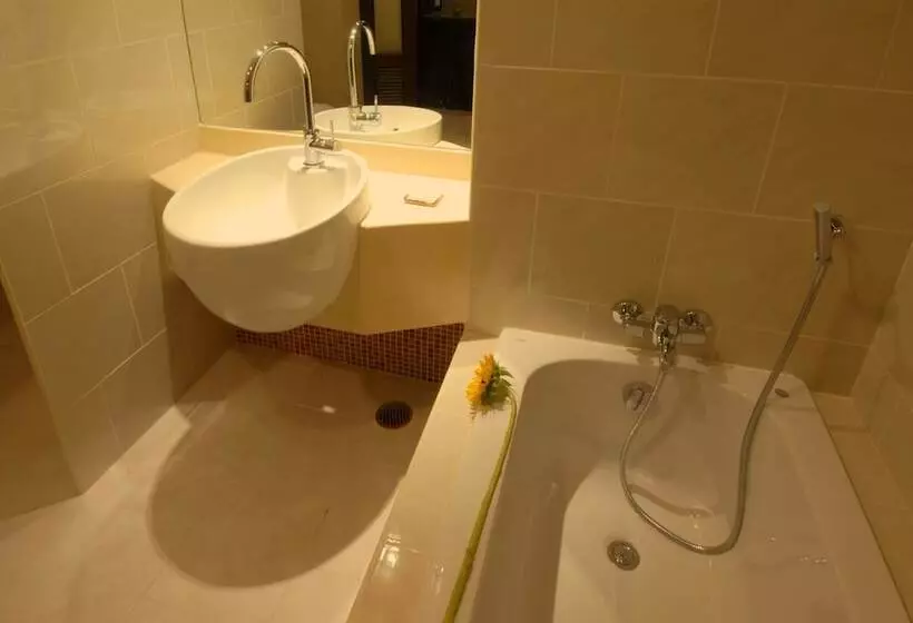 هتل Baan Suwantawe