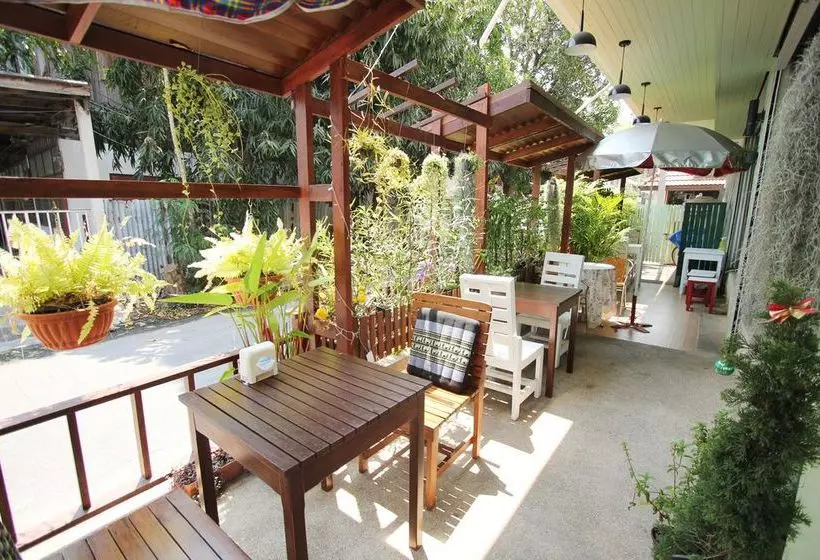 Hotel Chanchala Café & Hostel