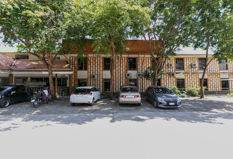 Отель Deeden Pattaya Resort