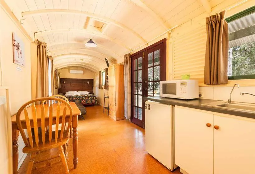 ホテル Dunsborough Rail Carriages & Farm Cottages