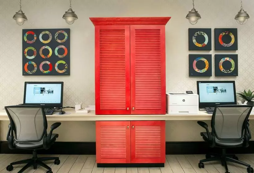 Отель Hampton Inn By Hilton Hattiesburg