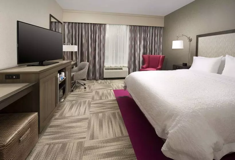 Отель Hampton Inn By Hilton Hattiesburg