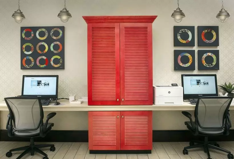 Отель Hampton Inn By Hilton Hattiesburg