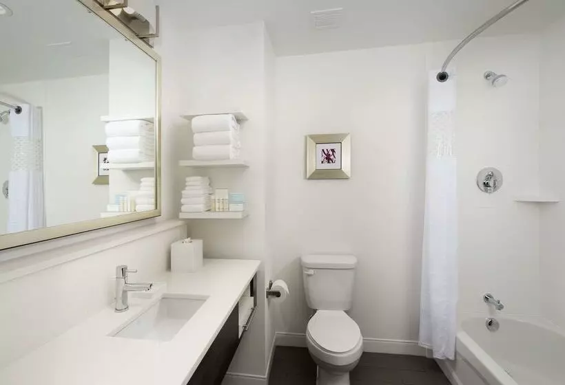 Отель Hampton Inn By Hilton Hattiesburg