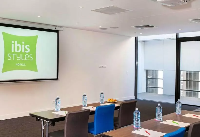 Отель Ibis Styles Brisbane Elizabeth Street