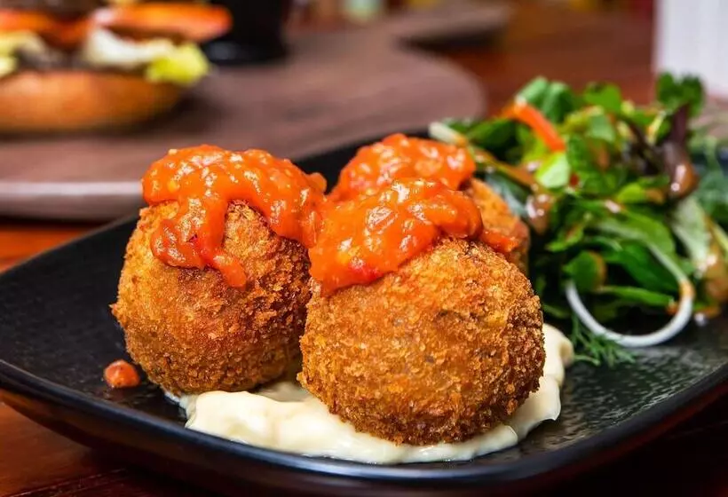 Отель Ibis Styles Brisbane Elizabeth Street