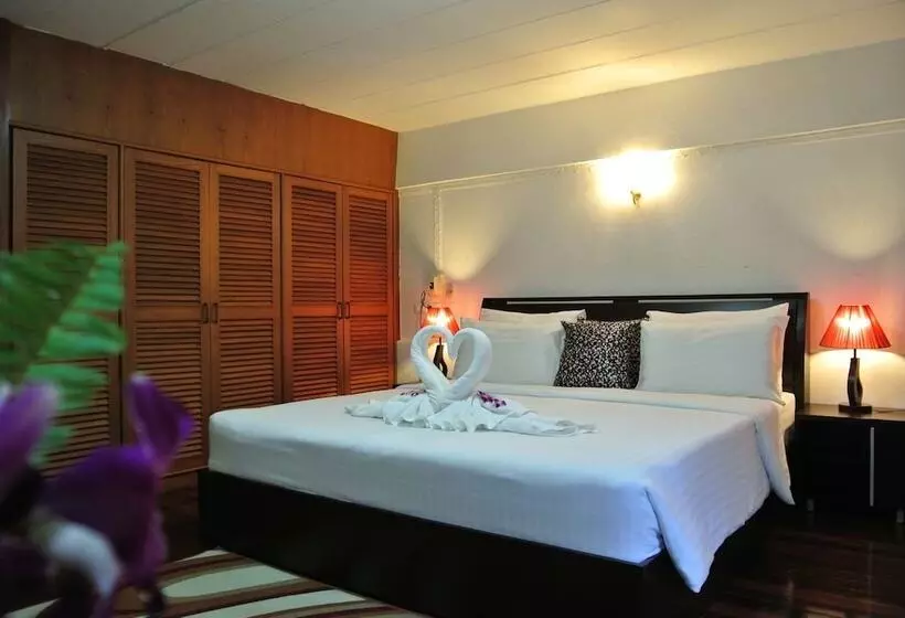 酒店 Karon Sunshine Guesthouse & Bar