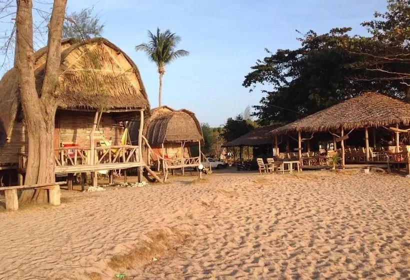 ホテル Lanta Riversand Resort